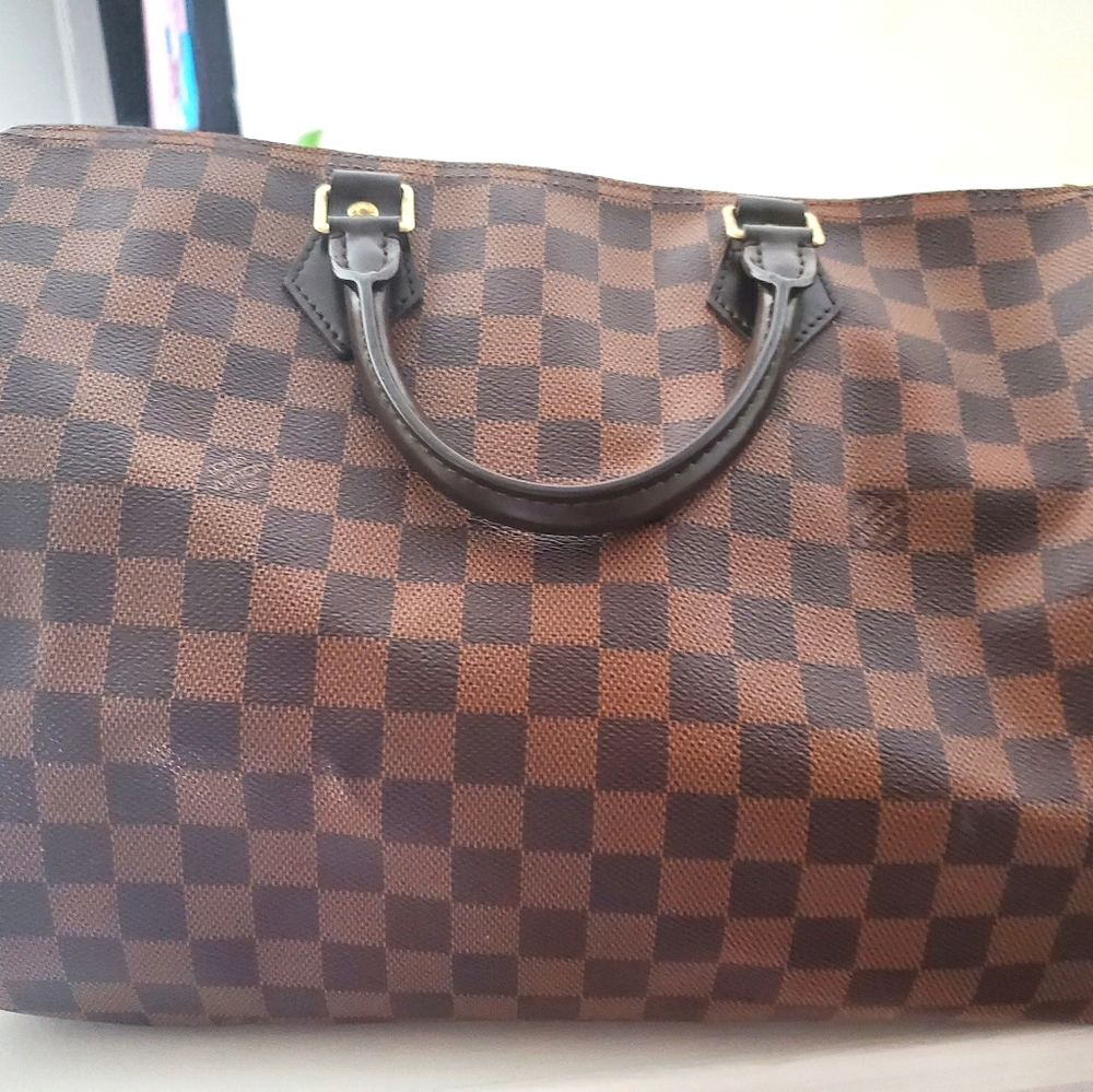 AUTHENTIC LOUIS VUITTON BAG